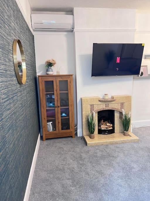 Spacious 3 Bed Flat - Beach Nearby - No Pets Southend-on-Sea Exterior foto